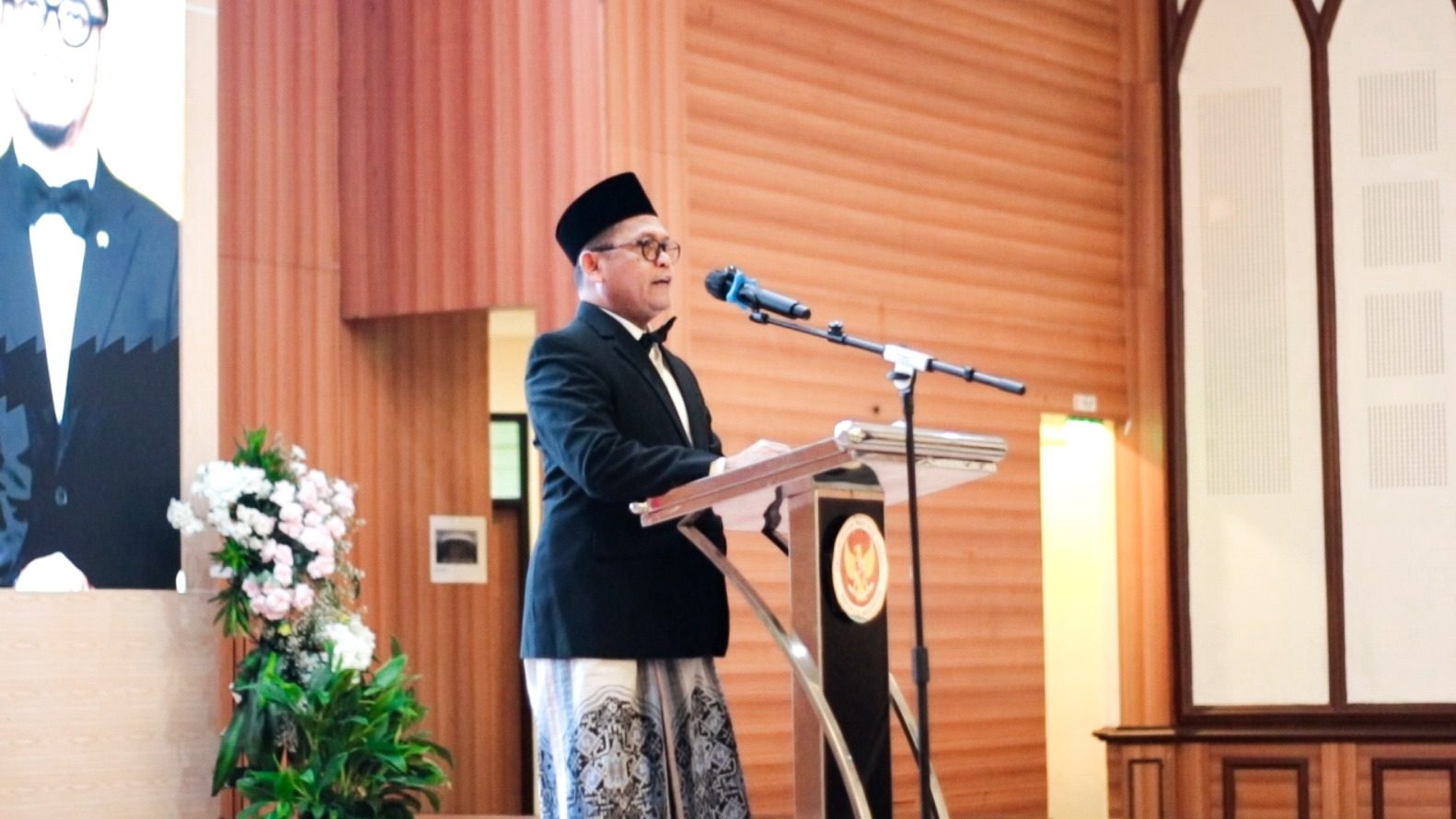 Berbeda Latar, Satu Pengabdian: Renungan Surah Al-Hujurat Ayat 13 bagi Para Pelayan Jemaah